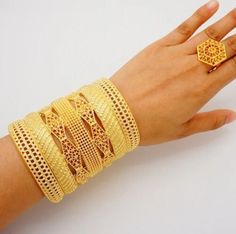 Gold Bracelet Jewelry For Wedding, Gold Wedding Bracelet Jewelry, Gold Bangle Jewelry For Wedding, Adjustable Gold Bridal Sets For Gifts, Adjustable Gold Bridal Sets As Gift, Adjustable Yellow Gold Jewelry For Wedding, Adjustable Yellow Gold Wedding Jewelry, Intricate Design Bracelet For Wedding, Marriage Bangle With Intricate Design