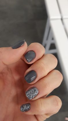 Grey Gel Nails, Winter Nails Gel, Dip Nail Colors, Grey Nails, January Nails, Dip Nails, Painted Nails, Gray Nails, Short Acrylic