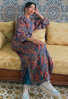 Moroccan Street Style, Moroccan Street, Moroccan Outfit, Arabic Dress, Moroccan Fashion, Muslim Outfits Casual, Moroccan Dress, Moroccan Caftan, Muslim Outfits