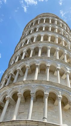 the leaning tower has many arches on it