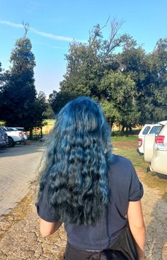 Dark blue hair. Blue hair. Inky blue hair. Hair dye. Coraline Blue Hair, Wavy Blue Hair, Blue Curly Hair, Cottagecore Hair, Blue Brown Hair, Character Features, Dark Curly Hair, Dyed Curly Hair