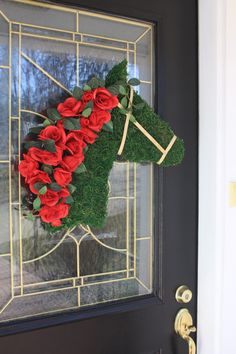 Diy Horse Head, Derby Wreath, Kentucky Derby Decor, Kentucky Derby Party Ideas Decoration, Kentucky Derby Decorations, Kentucky Derby Party Outfit