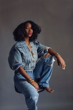 Denim Themed Photoshoot, Denim On Denim Outfit Photoshoot, Birthday Photo Shoot Inspiration, Denim Studio Shoot, Glamour Shoot Ideas Photoshoot, Denim Outfit Photoshoot Ideas, Jean Birthday Photoshoot Ideas, 29th Photoshoot Ideas, Denim Photoshoot Women