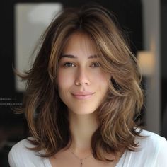 50 Most Beautiful Low maintenance medium length haircuts Trending in 2024 Haircuts Trending, Medium Length Haircuts, Choppy Layers, Haircut For Older Women, Haircut And Color, Trending Haircuts, Short Haircut, Dream Hair, Haircut Ideas