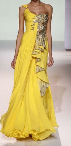 Basil Soda yellow evening gown Personal Fashion Stylist, Yellow Gown, Winter Typ, Happy Yellow, Couture Mode, فستان سهرة, Ballroom Dress, Herve Leger, John Varvatos