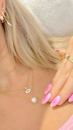 Prettiest Nails, Nails Preppy, Necklace Combo, Dream Style, Birthday Nails, Jewelry Essentials, Stacked Jewelry, Tan Skin