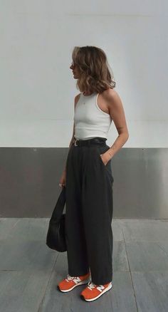 Summer Walk Outfit, Minimal Chic Style Summer, 2023 Street Style, Skandinavian Fashion, Looks Street Style, Mode Inspo, 가을 패션, Looks Style, Mode Inspiration