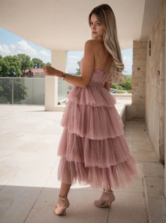 Olivia Mark - Luxurious Party Wear Maxi Gown Boasting Tulle Ruffles and Adjustable Strap Tulle Ruffle Dress, Mesh Dresses, Super Cute Outfits, Strapless Long Dress, Vestidos Color Rosa, Cute Maxi Dress, Cake Dress, Tulle Midi Dress, Strapless Party Dress