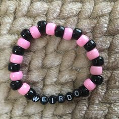 Cute Pony Bead Bracelet Ideas, Grunge Bracelet Ideas, Pony Bracelets Ideas, Scene Kandi Bracelets Ideas, Bracelet Ideas Funny, Emo Bracelet Ideas, Cute Emo Bracelets, Pony Bead Bracelet Ideas, Bracelet Ideas Kandi