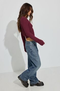 Low Rise Baggy Jeans, Banks Blue Semi Baggy Jeans Outfit, Low Rise Blue Jeans Outfit, Baggy Jeans For Everyday Fall Wear, Versatile Baggy Jeans For Fall, Relaxed Fit Jeans Women Outfits, Baggy Jeans With Boots, Baggy Jeans And Boots, 90s Baggy Jeans Outfit, Baggy Jeans Winter