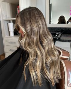 Fresh & blendy 🤤😩🙌🏻 #livedinhair #hairstylistlife | Instagram Blonde In Dark Brown Hair, Dark Highlights In Blonde Hair, Long Brown Blonde Hair, Light Blonde Highlights In Brown Hair, Creme Brulee Blonde Hair, Light Brunette Hair Balayage, Blonde Hair For Dark Hair, Hair Color Ideas Bronde, Blonde Hair From The Back