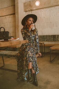 Boho Dress Up Outfits, Professional Boho Outfits Women, Elegant Boho Fashion, Edgy Boho Outfits Winter, Boho Chic Fall Outfits, Formal Country Outfits Women, Boho Formal Outfit, Boho Outfits 2024, Balkan Outfit