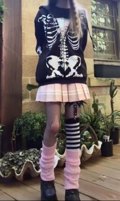 Pastel Grunge Aesthetic Outfits, Pastel Alt Outfits, Pastel Goth Outfit Ideas, Pink Egirl Fashion, Kawaii Grunge Outfits, Pink Alt Outfits, Kawaii Goth Clothes, Pink Goth Outfits, Pastel Punk Outfits