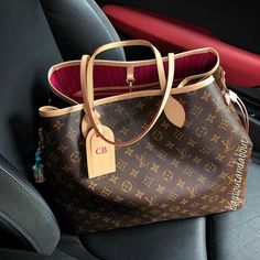 Leather Purse Outfit, Lv Tote, Sac Louis Vuitton, Custom Shoes Diy, Lv Neverfull, Neverfull Mm Monogram, Louis Vuitton Purse, Louis Vuitton Fashion