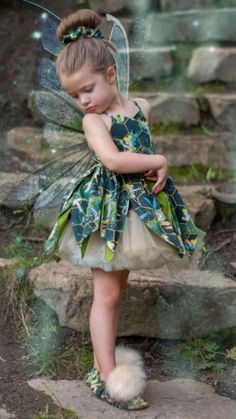 Tinkerbell Dress, Tinkerbell Costume, Kids Halloween Costumes, Costume Carnaval, Pixie Skirt, Fairy Birthday, Fairy Costume, Kids Halloween, Baby Costumes