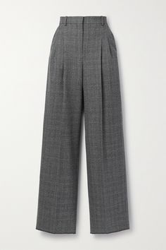 Tailoring influences the Fall '23 collections in so many beautiful ways, with Veronica de Piante's take adding effortless sophistication to the mix. Made in Italy, these 'Billie' trousers are tailored from wool with classic Prince of Wales checks. They sit high on the waist and have wide legs with soft pleats. Trouser Pants Pattern, Wide Leg Pants High Waisted, Checkered Trousers, Slacks For Women, Grey Trousers, Fashion Design Clothes, Grey Pants, Tailored Pants, Prince Of Wales