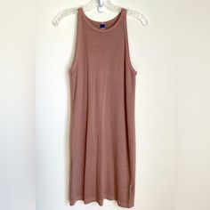 New - Old Navy Size L - Ribbed Brown Mini Dress. I’m 5’7 And This Fell Just About My Knees. Super Comfy And Perfect For Casual Wear. I Bought This To Wear When I Was Pregnant But It Did Not Fit And I Took The Tags Off So I Couldn’t Return. A Perfect Neutral Staple To Add To Your Closet! Brown Ribbed Midi Dress For Summer, Brown Mini Dress, Navy And Brown, Navy Dresses, Old Navy Dresses, New Dress, Old Navy, Casual Wear, Colorful Dresses