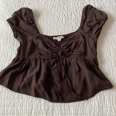 Super Cute Brown Pacsun Top. Never Worn. The Scrunch Detailing Is Adjustable. Super Super And Lightweight Top For Summer. Price Negotiable Going Out Tank Tops, Brown Tops Outfit, Cute Flowy Tops, Brown Top Aesthetic, Whimsical Tops, Brown Crop Top Outfit, Brown Blouse Outfit, Brown Clothes Aesthetic, 2000 Tops