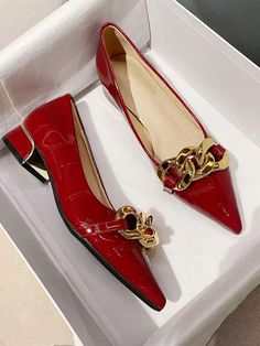 Business Attire Women, Burgundy Shoes, Walk In My Shoes, Women Flats, Pointed Toe Flats, Winter Shoes, Beautiful Shoes, Womens Flats, Fashion Online Shop