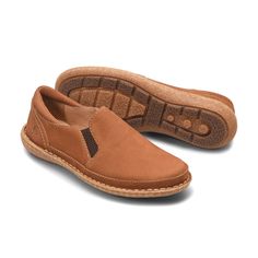 Handcrafted for a natural fit, our Mayflower II slip on gives you the freedom and flexibility of true comfort – ideal for enjoying time outdoors or simply relaxing at home. The Mayflower, Enjoy Time, Shoes And Boots, Born Shoes, May Flowers, Soft Hands, Leather Cover, Colorful Pictures, Maple Leaf