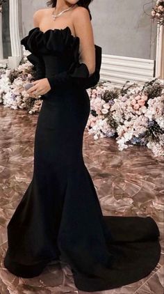 Black Elegant Dress Classy, Black Ball Gown Aesthetic, Classy Wedding Dress, Formal Dresses With Sleeves, Elegant Black Dress, Fashion Top Outfits, Iconic Dresses, Cute Prom Dresses, Classy Dress Outfits