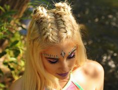 Braids&Buns                                                                                                                                                                                 More Edc Hair, Hangout Fest, Rave Braids, Rave Ideas, Edc Outfits, Rave Makeup