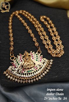 Mughal Jewelry, Blossom Season, Gold Jewellry, Photo Collages, Antique Jewelry Indian, Bangles Design, Gold Designs, Gold Fashion Necklace