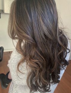 Platinum Brunette Hair, Mushroom Brown Highlights On Black Hair, Dark Brown Hair With Blonde Tips, Dark Hair Bright Highlights, Highlights Brown Hair Subtle, Brunette Lived In Balayage, Ash Blonde Highlights On Dark Brown Hair, Caramel Highlights On Brunette Hair, Brunette With Dark Highlights