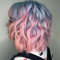 Pastel Blue And Pink Wavy Bob Pink And Blue Hair, Two Tone Hair, Two Toned Hair, Short Wavy Hair, Chic Hairstyles, Hair Blog, Tone Hair