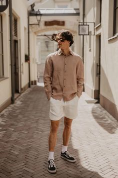 A beautiful classic linen shirt with seashell buttons. A great choice for any occasion - wear it to work, a date or even a wedding! Rosy Brown, Buy Linen, Shirt Model, Men's Button Down Shirt, European Linens, Organic Linens, Sustainable Clothing, Linen Clothes, Linen Shirt