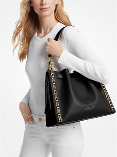 Modern Satchel With Chain Strap, Modern Satchel With Chain Strap Tote, Modern Tote Satchel With Chain Strap, Chic Bags With Chain Strap And Double Handle, Elegant Tote Bag With Chain, Modern Satchel With Chain Strap For Shopping, Modern Shoulder Bag With Chain Strap For Shopping, Elegant Chain Shoulder Bag Tote, Modern Bags With Chain Strap And Double Handle