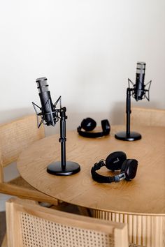 Designed for comfort and productivity, our air-conditioned podcast studio offers an inviting atmosphere that fosters creativity and collaboration. Bring in your team or invite guests to join you as you delve into captivating conversations. Podcast Setup, Goal Board, Design Podcast, Podcast Studio, Career Vision Board