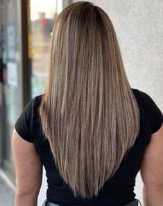 Quirky V Shape Cut for Straight Hair V Cut Haircut, Effortless Bob, V Cut Hairstyle, Haircut Summer, Summer Haircut, Hair Cuts 2017