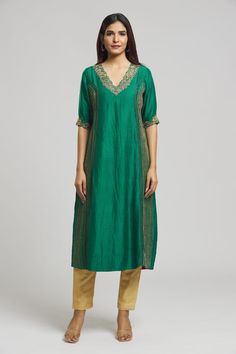 Emerald green kurta with placed cutdana embroidery and cut-out borders. Comes with contrast dupatta. - Aza Fashions Latest Kurta Designs, Contrast Dupatta, Cutdana Embroidery, Kurta With Dupatta, Kurta Patterns, Women Kurta, Straight Kurta, Kurta Designs, Embroidered Silk