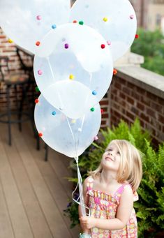 Pom-Pom Balloons! Make in just a few minutes for your summer party! Pompon Tulle, Deco Ballon, Ballon Party, Glitter Balloons, Balloon Crafts, Diy Pom Pom, 카드 디자인, Balloon Diy, Party Inspiration