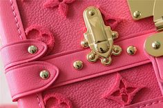 Description L.V Petite Malle Tufted Fluo Pink For Women, Shoulder And Crossbody Bags 7.9in/20cm LV M20745 Rep 1:1 Size: 7.9 x 4.9 x 2.4 inches/ 20 x 12.5 x 6 cm (Length x height x width) An explosion of pink, this Petite Malle handbag is made from tufted with tone-on-tone trim. The craftsmanship of the tufting is impressive: the Monogram pattern is delicately embroidered into the grained, with the threads cut to create a velvety feel. This tufted Monogram brings a breath of modernity to this ico Louis Vuitton Petite Malle, Monogram Pattern, Trendy Tote, Luxury Products, Iconic Design, Evening Clutch Bag, Bags And Purses, Vuitton Bag, Kids Bags