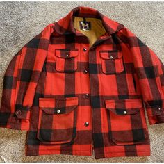 Woolrich Vintage 1950s Buffalo Plaid Wool Hunting Coat Mens Red Sportsman Jacket. Stain On Inside Lining. Does Not Bleed Through To Exterior. Red Winter Outerwear With Welt Pockets, Classic Red Outerwear, Classic Red Sport Coat, Classic Red Sport Coat With Pockets, Red Retro Outerwear With Pockets, Retro Red Outerwear With Pockets, Red Vintage Wool Outerwear, Vintage Single-breasted Red Outerwear, Vintage Red Wool Outerwear