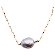 Designer: Mizuki Material: 14k yellow gold Tahitian Pearl: 1 baroque Tahitian pearl 12.20mm by 15.45mm Dimensions: Necklace is 14 inches long Weight: 5.34 grams Classic Gold Tahitian Pearl Necklace, Gold Tahitian Pearl Necklace, Gold Tahitian Pearl Single Strand Necklace, Pearl Necklace Ideas, Pearl Jewelry Ideas, Big Necklaces, Black Pearl Jewelry, Tahitian Pearl Ring, Fine Pearl Jewelry