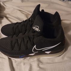 I'm Selling My Nike Lebron 17 Basketball Shoes Worn Once Lebron 17, Nike Lebron, Shoes Color, Shoes Nike, Nike Black, Men's Nike, Basketball Shoes, Black Nikes, Size 13