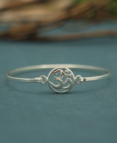 Delicate Sterling Silver Om Bangle Bracelet Om Jewelry, Silver Bracelet Designs, Om Bracelet, Buddhist Bracelet, Buddha Statues, Bangles Making, Bangles Style, Silver Jewelry Handmade, Singing Bowls