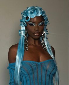 Mullet Box Braids, Short Fantasy Hair, Editorial Braids, Ethereal Fits, Unique Black Hairstyles, Avant Garde Hairstyles, Afrofuturism Fashion, Futuristic Hairstyles, Sunkissed Hair Brunette