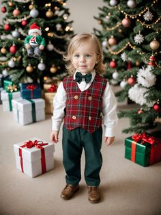 ✿ABOUT THIS SUİT ✓Introducing this luxurious four-piece checked suit set that creates a stylish and personalized ensemble for your little one's special day. ✓This set consists of suspender pants with plaid detailing, a plaid fabric vest trimmed with a gold knot, a matching bow tie, and a cotton shirt. ✓The trousers have an elastic waistband for comfortable fit and adjustable straps to ensure the perfect fit. Made of soft and comfortable gabardine fabric. ✿FABRIC INFORMATION ✓Natural cotton fabri Toddler Boys Christmas Outfits, Little Boy Christmas Outfits, Christmas Kids Outfits, Baby Christmas Outfit Boy, Boys Holiday Outfits, Kids Christmas Outfits Boys, Christmas Outfit For Boys, Christmas Outfit For Kids, Christmas Outfit Green