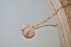 Natural Seashell Necklace Boho Jewelry Seashell Pendant - Etsy Польша Wedding Ocean, Seashell Pendants, Beach Clothes, Ocean Jewelry, Jewelry Accessories Ideas, Seashell Necklace, Necklace Boho, Adjustable Necklace, Shell Necklaces