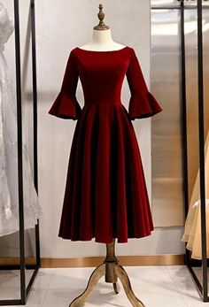 Short Sleeve Prom Dresses, डिजाइनर कपड़े, Prom Dress Burgundy, Velvet Party Dress, Shiny Dresses, Wedding Items, Velvet Shorts, Burgundy Velvet, Short Prom Dress