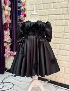 We have carefully prepared this beautiful Black flashy dress. It's ready to be a fabulous gothic Halloween dress. All eyes will be on your special children and they will receive many compliments. Our dress is prepared using many special fabrics such as sequin lace fabric, dream tulle, spider lace tulle. It is fully lined. There is a wire petticoat under the skirt of the dress, which makes it very fluffy. The collar detail is removable. If you want, you can separate the collar from the dress. If Black Princess Dress For Evening, Black Princess Dress For Dress-up, Witchy Halloween Evening Dresses, Black Dress For Halloween Costume Party, Black Vampire Dress For Halloween, Halloween Vampire Style Black Dress, Black Halloween Costumes For Dress-up, Black Princess Dress For Costume Party, Witchy Black Party Dress