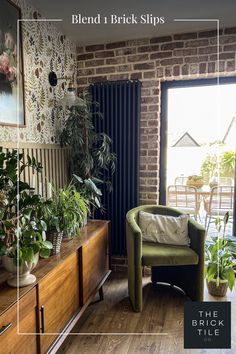 Brick slips in a living area around bifolds and a window. Half Brick Wall, Brick Slips Kitchen, Brick Feature Wall, Jade Design, Brown Brick, Reclaimed Brick, Brick Veneer, Open Plan Living Room