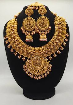 A grand beautifull American diamond choker with earing Luxury Gold Bollywood Temple Necklace, Luxury Round Temple Necklace As Gift, Heavy Temple Jewelry Choker Sets, Heavy Jewelry, Mango Mala, Gold Temple Jewellery, New Gold Jewellery Designs, Bridal Makeover, Indian Bridal Jewelry Sets