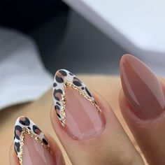 Leopard Design Nails, Carmela Soprano Nails, Cheetah Print Almond Nails, 2024 Nail Ideas, 25 Birthday Nails, Safari Nails Designs, Colored Tips Nails, Cute Classy Nails, Nail Ideas With Gems