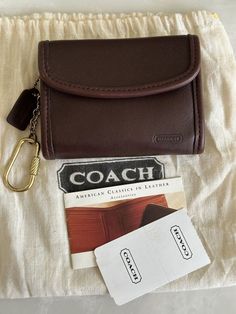 Cool Wallets, Handbag Essentials, Mahogany Brown, Vintage Coach Bags, Brown Wallet, Carabiner Clip, Pretty Bags, Coin Pouch, Vintage Coach