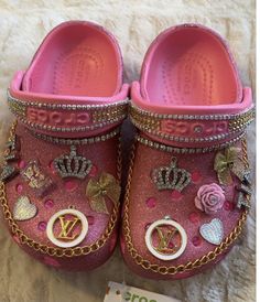 Crocs Bae, Blinged Crocs, Designer Crocs, Crocs With Charms, Platform Crocs, Crocs Pink, Black Crocs, Custom Bling